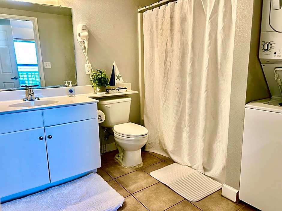 Amazing views! Great beachfront Panama City Condo