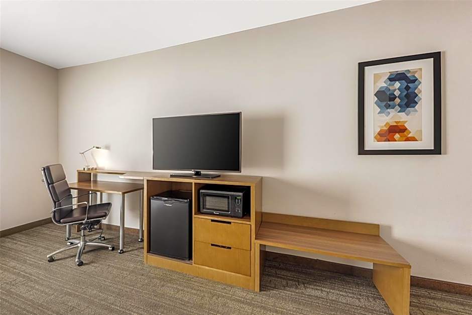 Best Western Green Oaks Inn & Suites