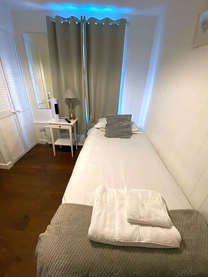 The Wheatsheaf Hotel