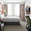 CLUB QUARTERS HOTEL, CENTRAL LOOP