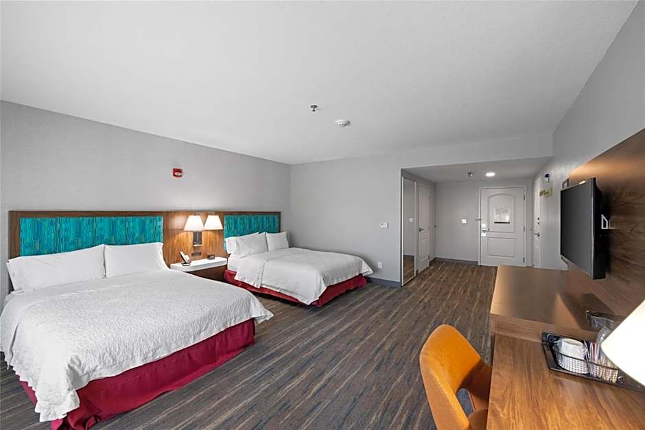 Hampton Inn By Hilton And Suites Madera