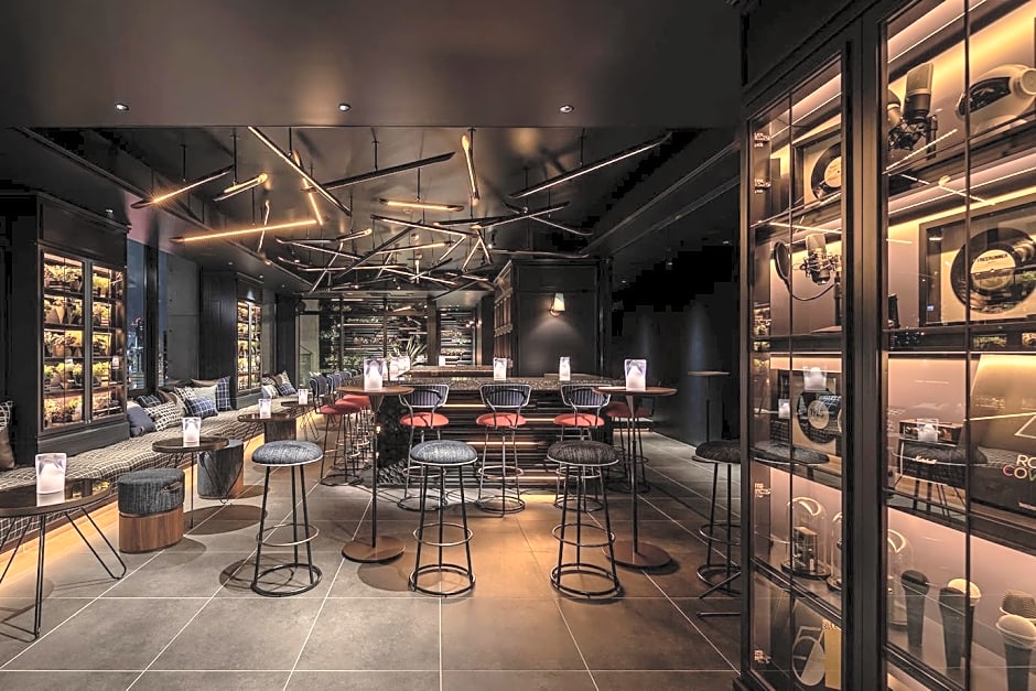 THE LIVELY AZABUJUBAN TOKYO