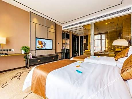 Banshan Hotel (Wanda Plaza in Kaili City Center)