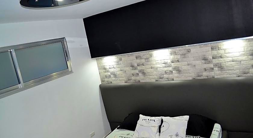 Micky Santoro- Apartments