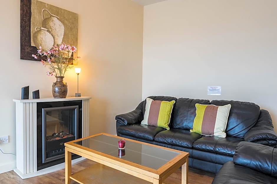 The Courtyard Apartments