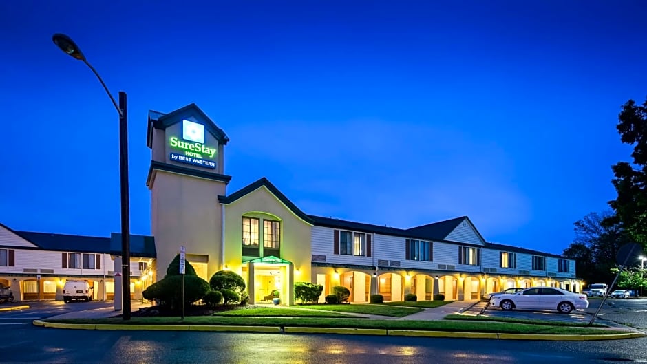 Sure Stay Hotel by Best Western East Brunswick Inn