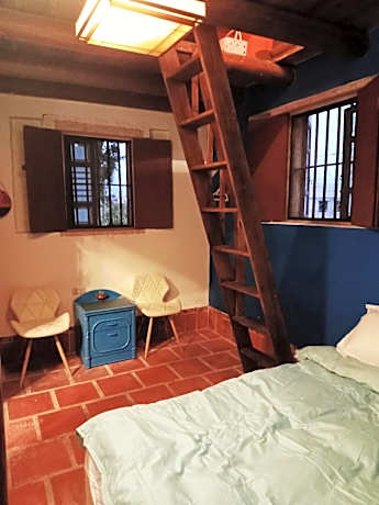 Artistic Nest 鳥藝古厝民宿