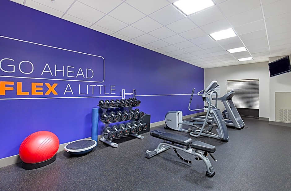 Holiday Inn Express & Suites - Cleveland Northwest By IHG