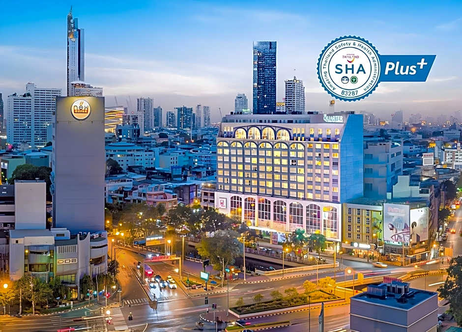 The Quarter Hualamphong by UHG