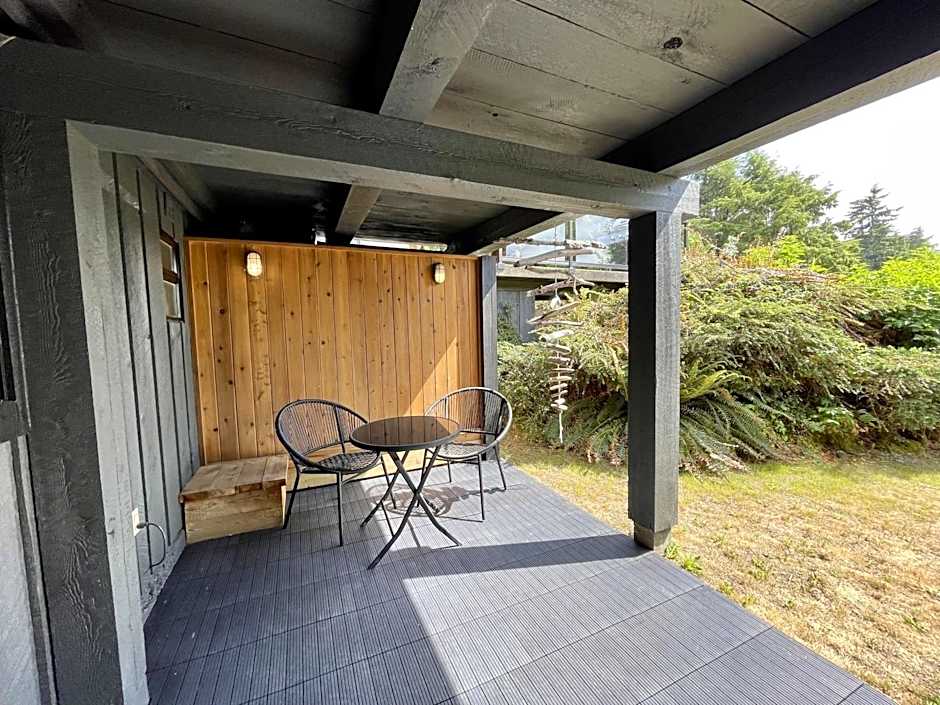 Waterfront Hot Tub Firepit King Bed - 6H