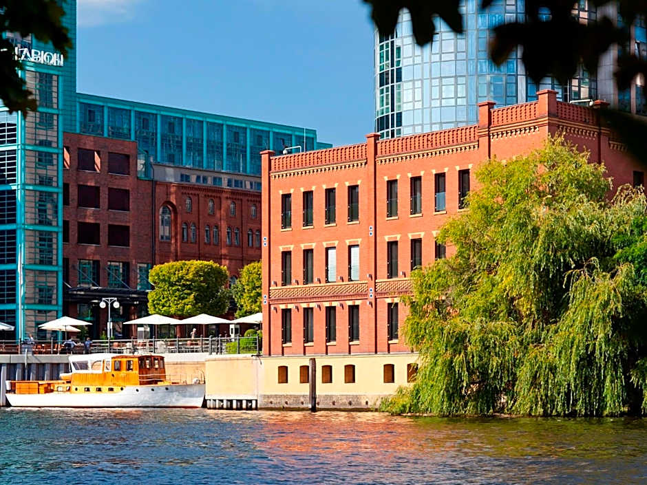 AMERON Berlin ABION Spreebogen Waterside
