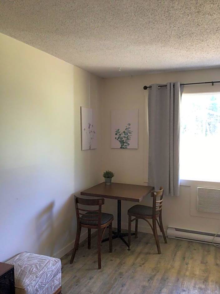 Christina Lake Motel and RV Park