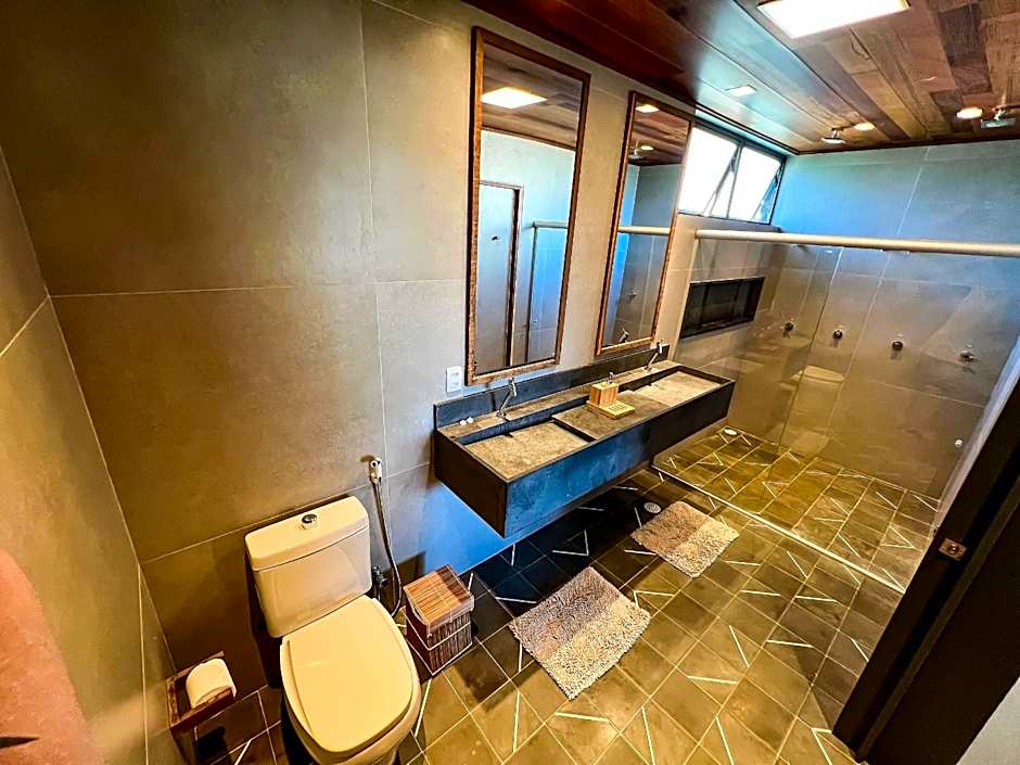 Casa com piscina aquecida, cozinheira, 30m do mar