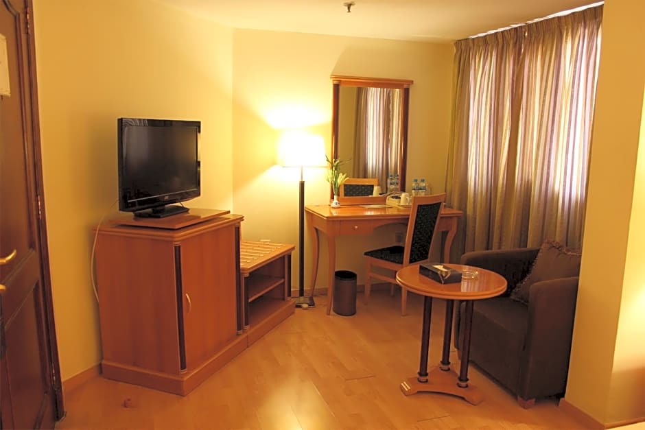 Photo 1 of 4 of Standard Double Room