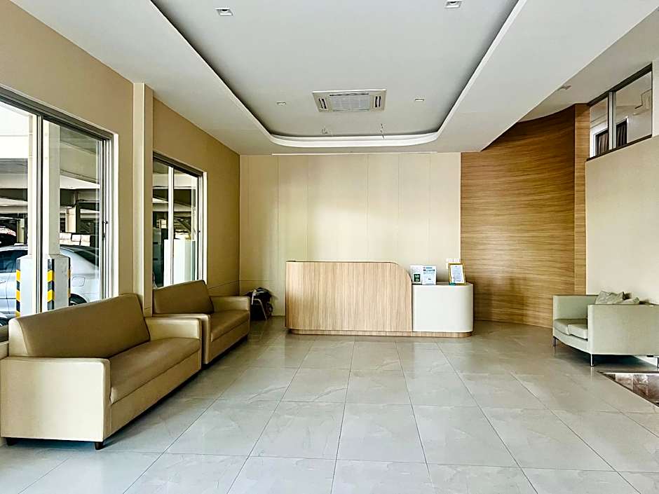 Golden House Service Apartment