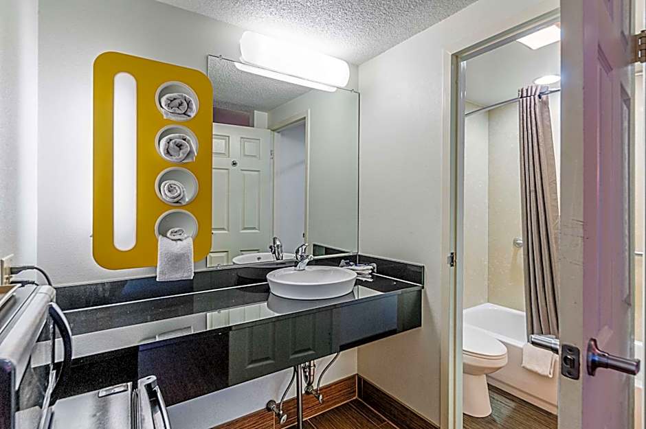 Motel 6-Martinsburg, WV
