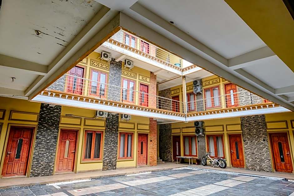 RedDoorz at Kutisari 2 Surabaya