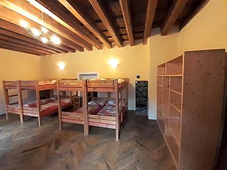 8-Bed Mixed Dormitory Room