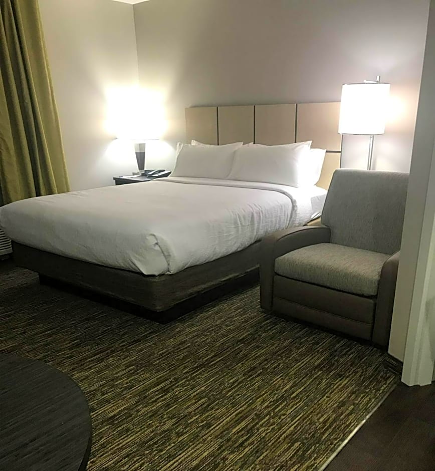 Candlewood Suites : Kansas City - Independence