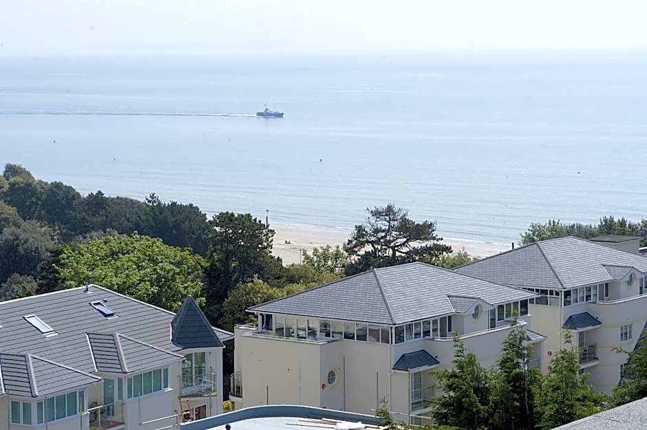 The Riviera Hotel & Apartments - Alum Chine