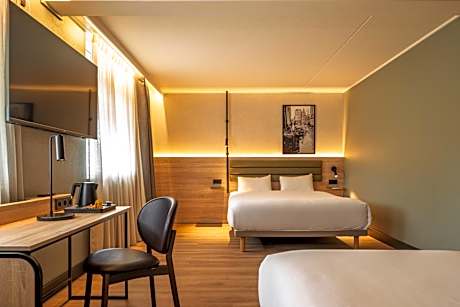 Standard Room - 1 Queen Bed 1 Single Bed