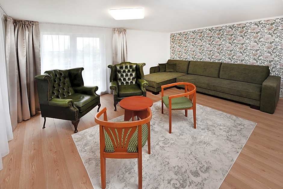 APLEND Hotel Lujza Major
