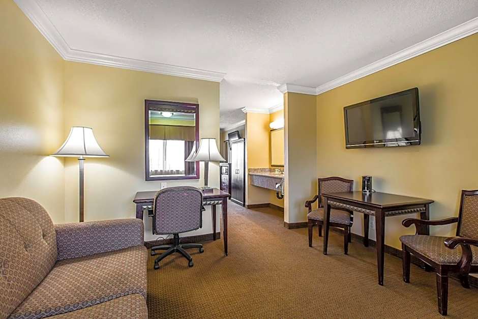 Quality Inn & Suites Bell Gardens-Los Angeles