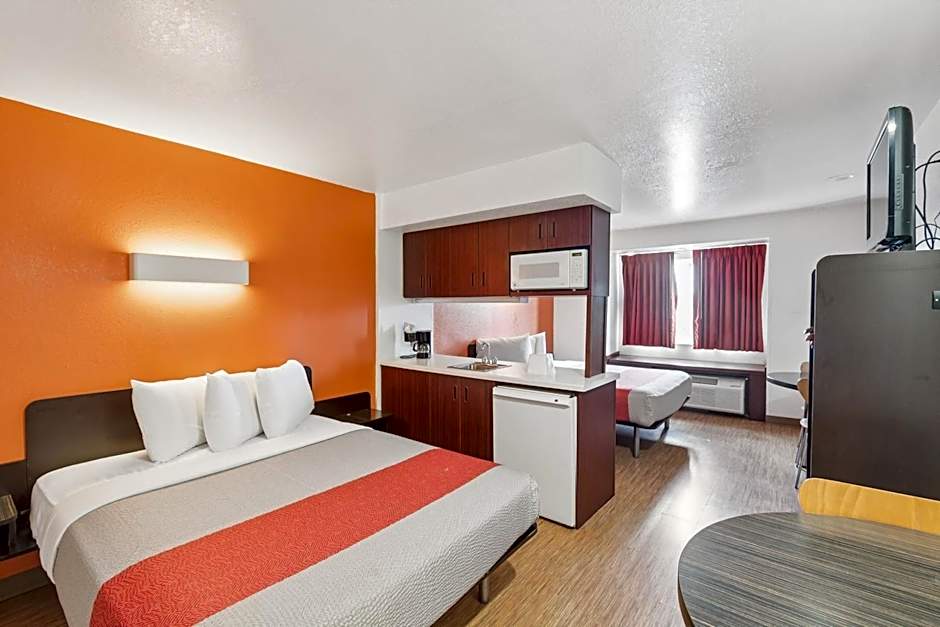 Motel 6-Huron, OH - Sandusky