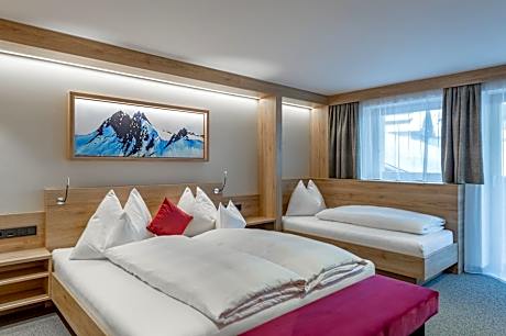 Triple Room with Balcony