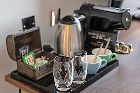 Club Room (FREE GYM & POOL ACCESS)