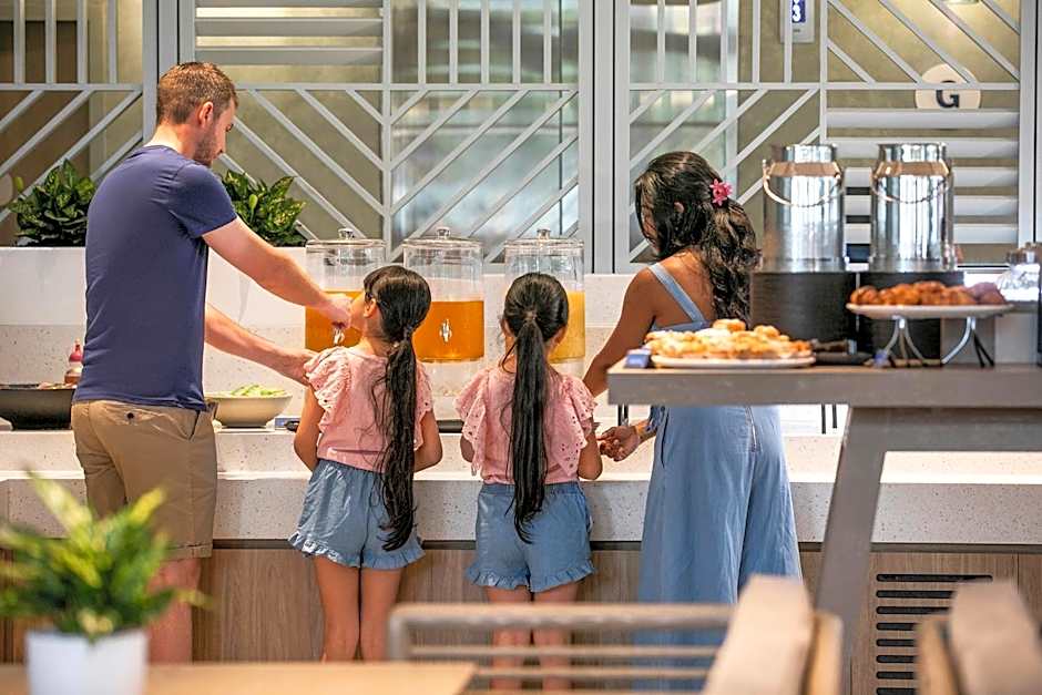 Holiday Inn Express and Suites Sunshine Coast By IHG