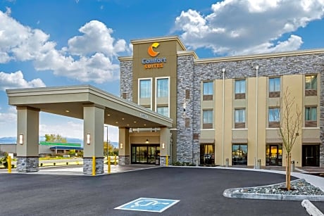 Comfort Suites Burlington near I-5