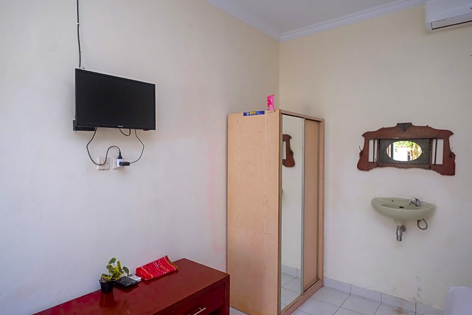 RedDoorz Syariah near Alun Alun Wonosari