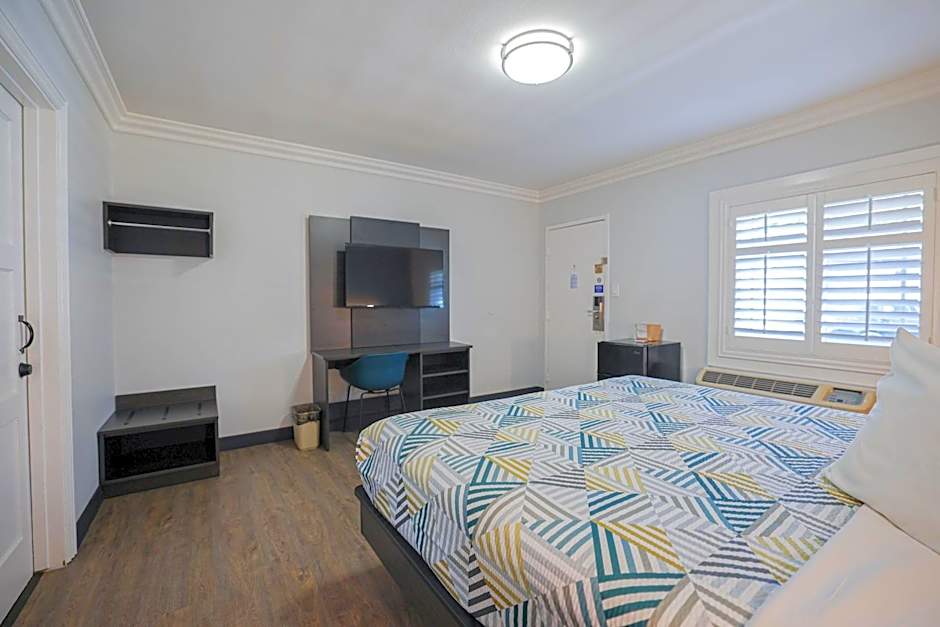 Motel 6 Tustin, CA - Orange County