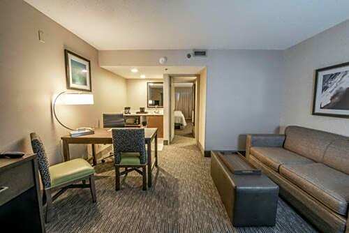 Embassy Suites By Hilton Hotel Chicago-Schaumburg/Woodfield