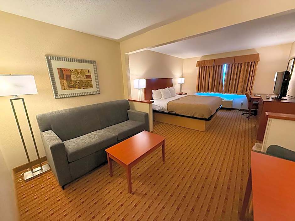 Quality Inn & Suites Eau Claire University Area