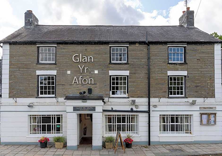 Glan Yr Afon