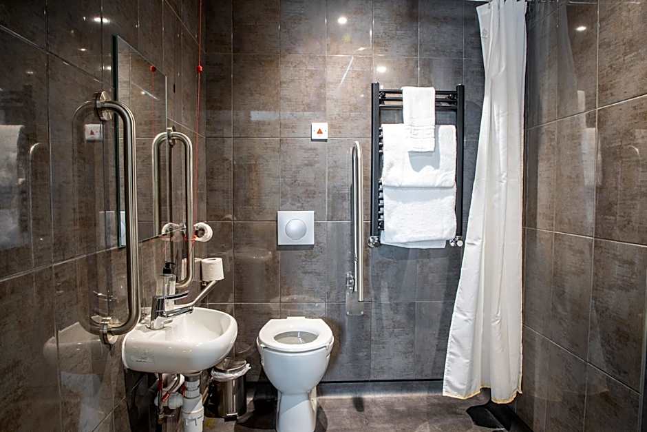 Almondsbury Inn & Lounge