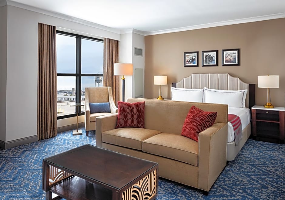 The Higgins Hotel New Orleans, Curio Collection By Hilton