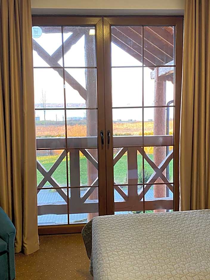 HOTEL CICHA WODA NIEPORĘT