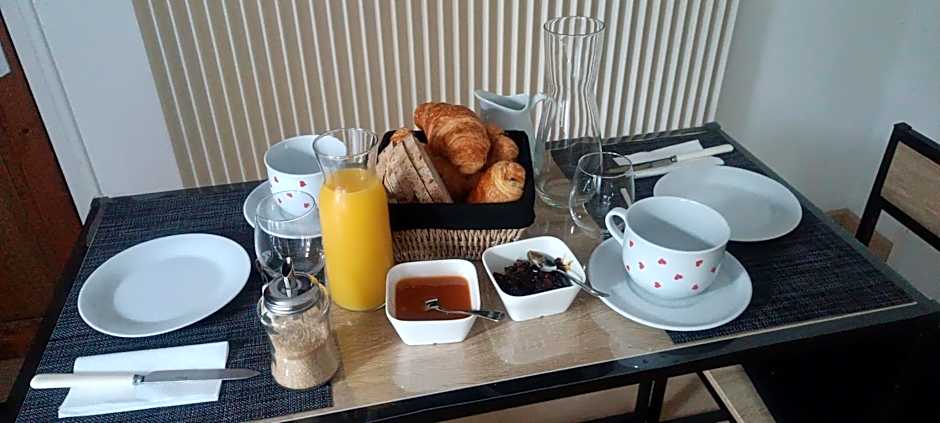 Chambre,piscine,petit déjeuner inclus