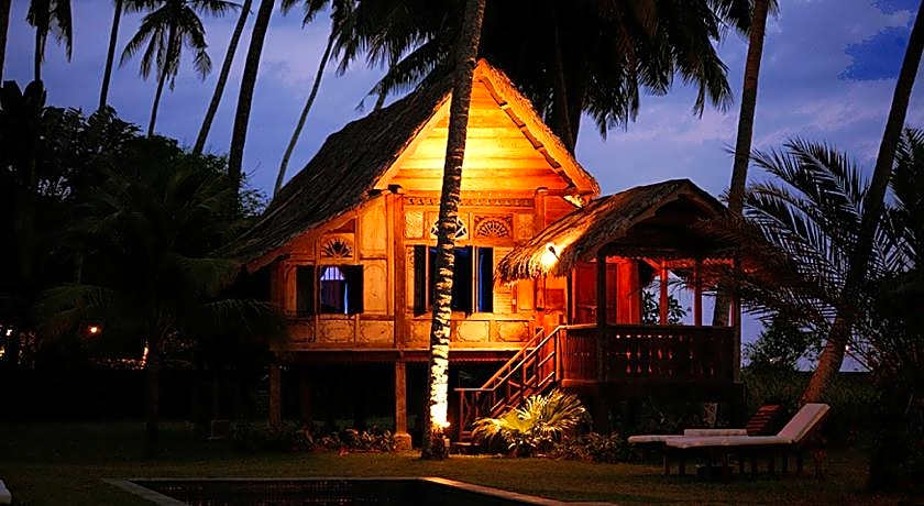 Bon Ton Antique Wooden Villas