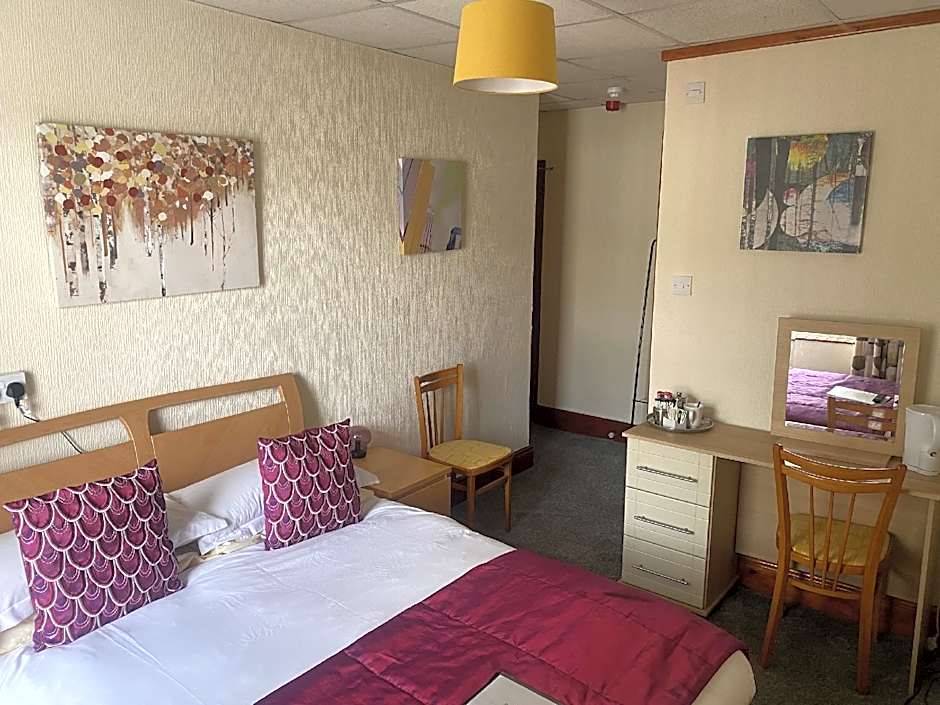 Evanescent Bar and Rooms