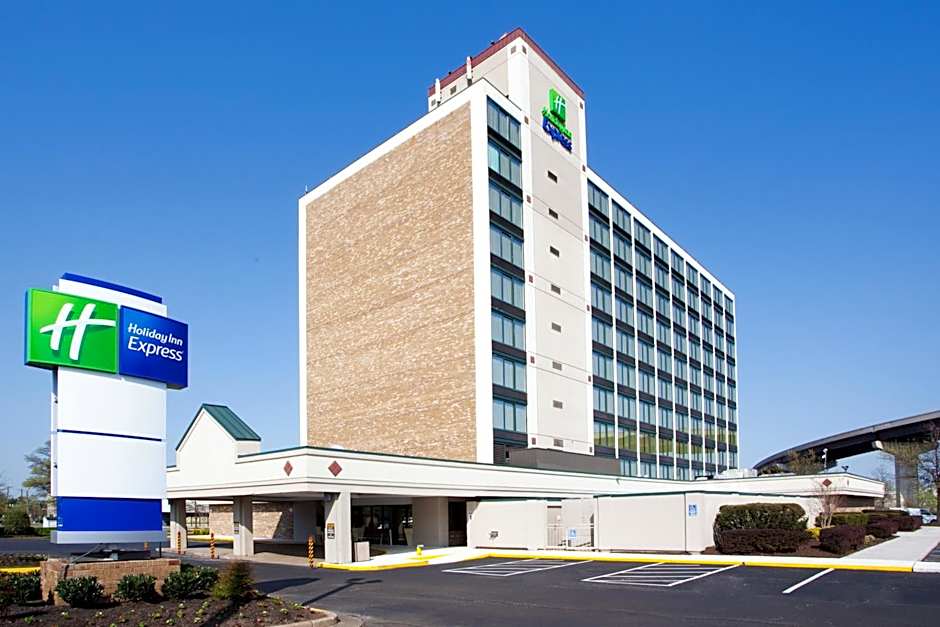 Holiday Inn Express Washington DC SW - Springfield By IHG