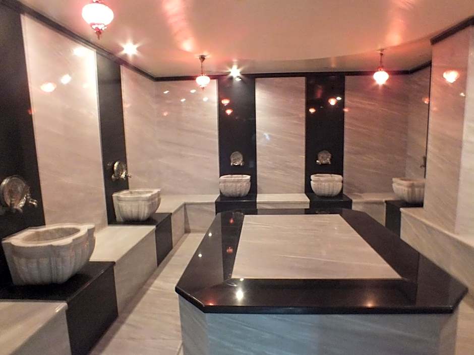Grand Ahos Hotel