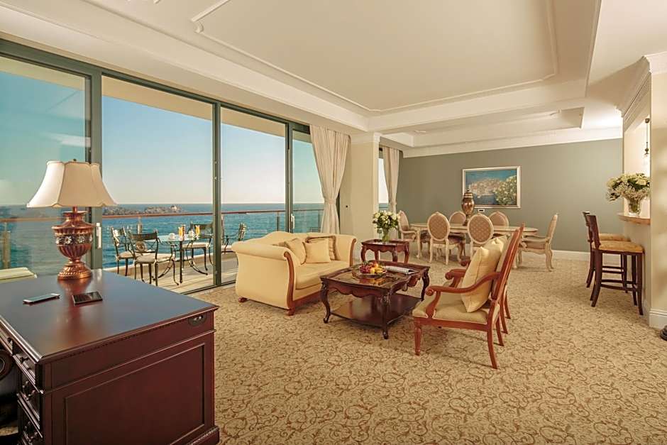 Royal Princess Hotel