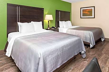 Queen Room with Two Queen Beds - Accessible/Non-Smoking