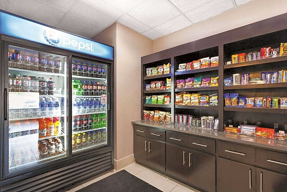 La Quinta Inn & Suites by Wyndham Tampa South