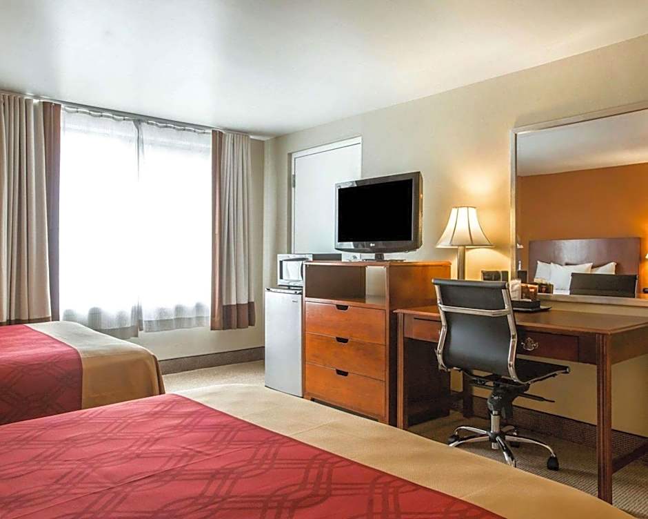 Econo Lodge Lakes Region