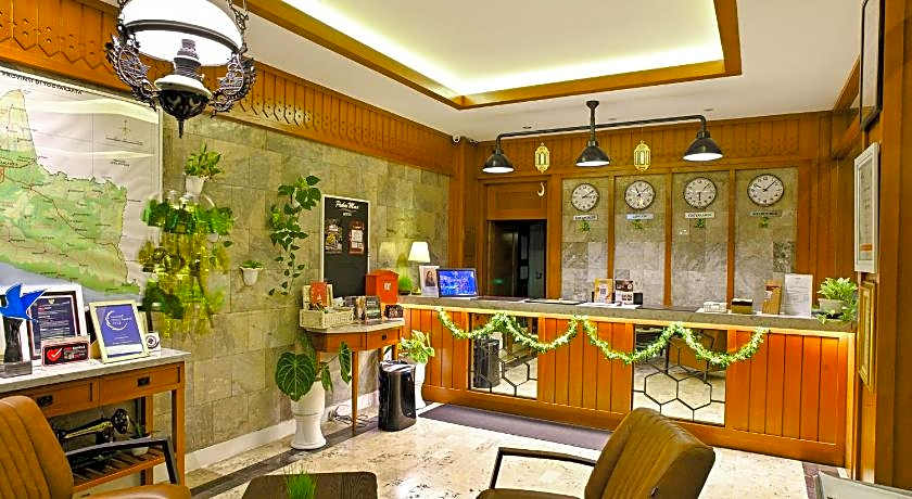 Paku Mas Hotel